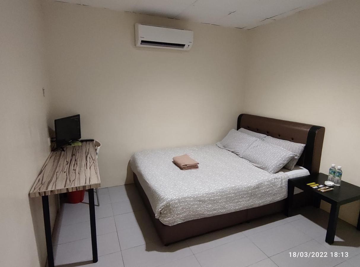Fifty Seven Inn Batu Pahat Exterior photo